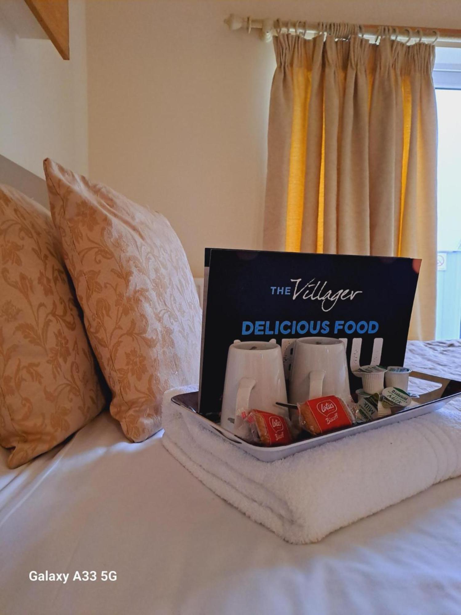 Hotel Villager Hotel, *